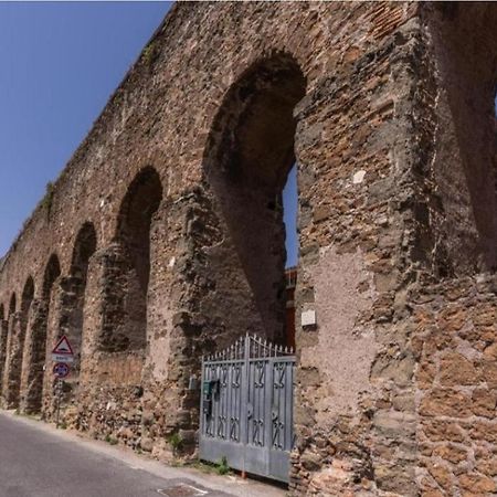 Appartamento Dell'Acquedotto Romano Luaran gambar