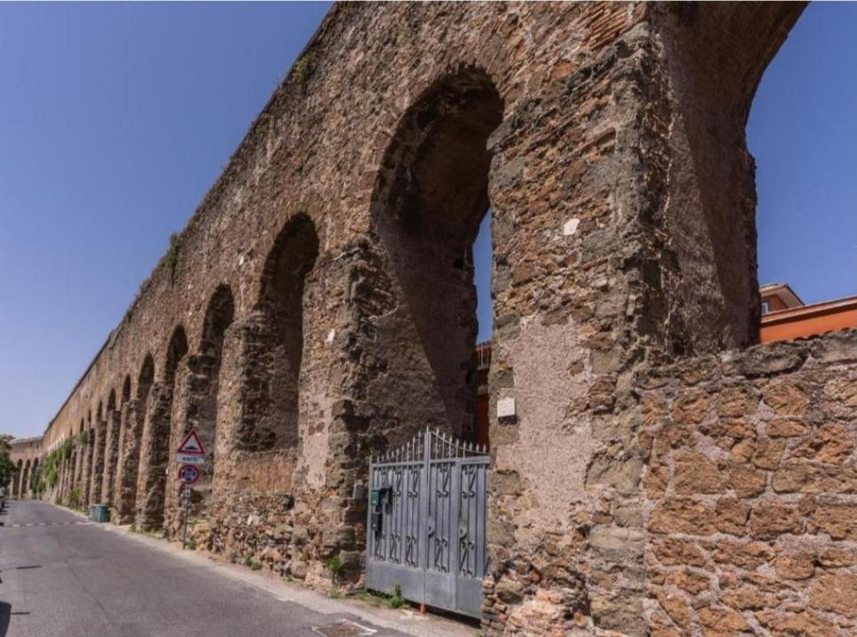 Appartamento Dell'Acquedotto Romano Luaran gambar